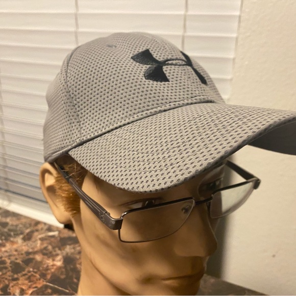 Under Armor Men’s Gray/Black Hats Size Medium/Large - Picture 4 of 12